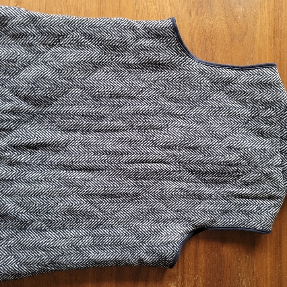 KATYDID WOMen's Blue Herringbone Vest - Picture 4 of 12